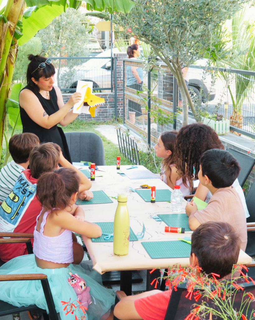 Çocuklar İçin Pop-Up Kağıt Mühendisliği Atölyesi
